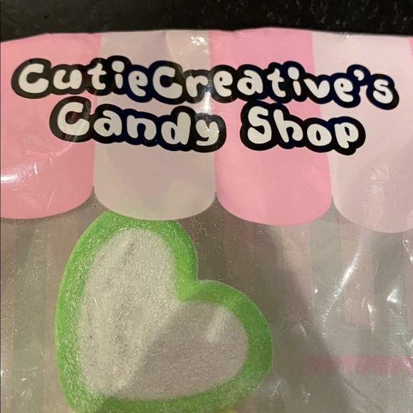 CutieCreative candy shop heart shaped marshmallows squishy toy - Picture 2 of 6
